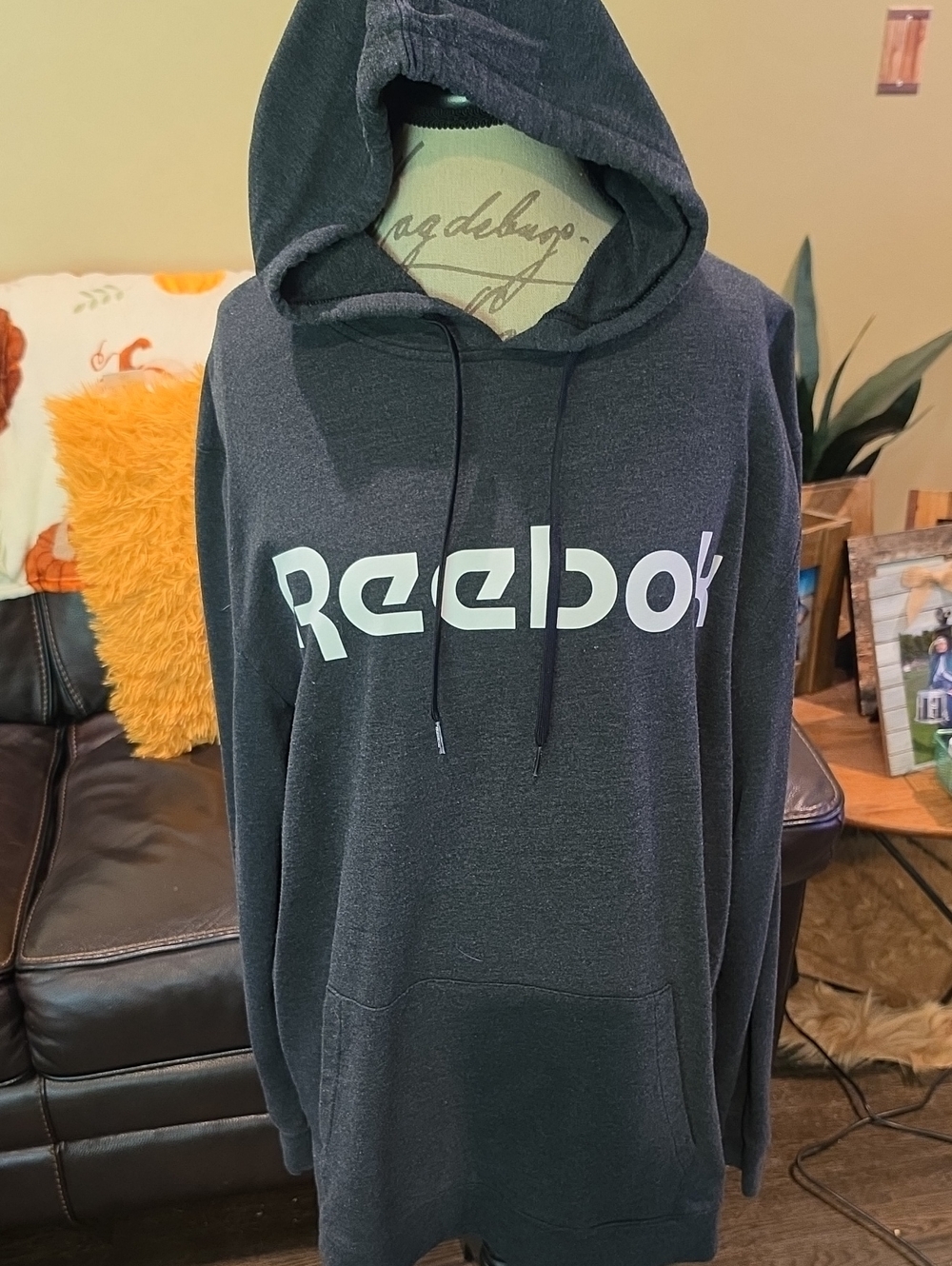 Reebok Adult Sz 2 XL Hoodie With Pockets